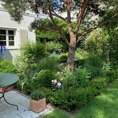 Beautiful & Garden In München