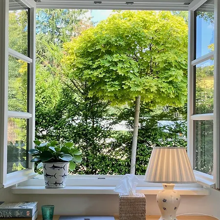 Beautiful & Garden In Βίλα *