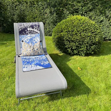 Beautiful & Garden In Villa *